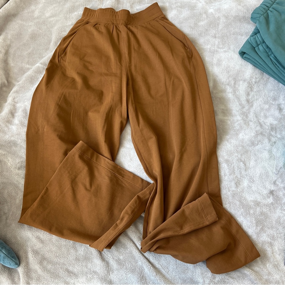 Lululemon pants